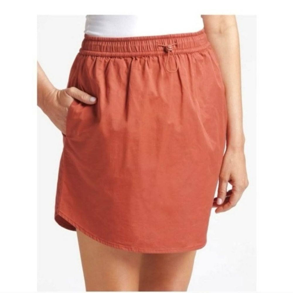 Sundry Evereve Coral Mini Skirt